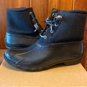 Sperry Saltwater Sparkle Boot. Black Size 8
